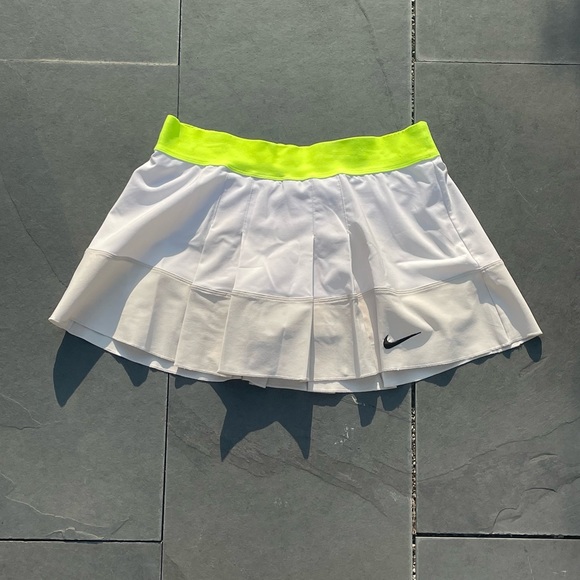 Nike Dresses & Skirts - Nike Dri-Fit Pleated Tennis Skort Size M